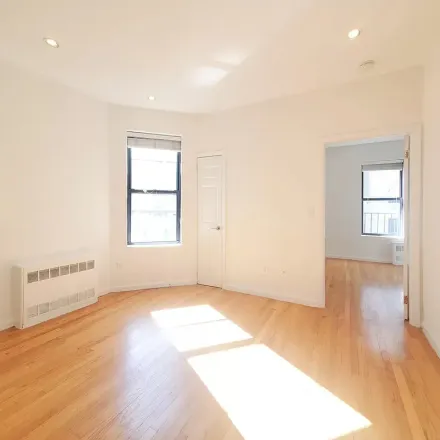 Image 2 - 210 East 58th Street, New York, NY 10022, USA - Apartment for rent