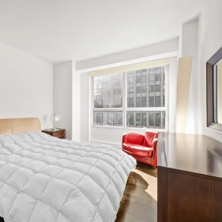 Image 5 - 150 West 57th Street, New York, NY 10019, USA - Condo for sale