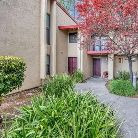 Buy this 3 bed condo on 60 Redwood Court in Santa Rosa, CA 95409