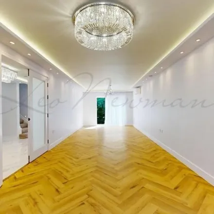 Image 5 - Brent Street, London, NW4 2ET, United Kingdom - Apartment for rent
