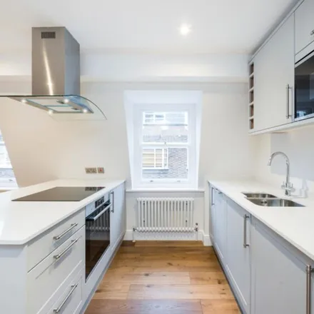Image 2 - Aminex, 7 Gower Street, London, WC1E 6DP, United Kingdom - Apartment for rent