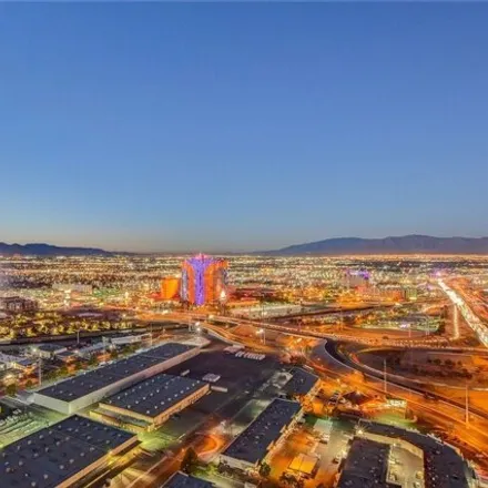 Image 6 - 4471 Dean Martin Drive, Paradise, NV 89103, USA - House for sale