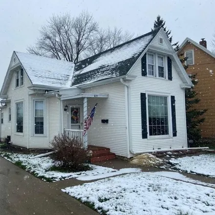 Buy this 4 bed house on S. Grandview Ave & Bryant St in South Grandview Avenue, Dubuque