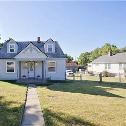 Image 2 - Metropolitan Avenue, Leavenworth, KS 66027, USA - House for sale