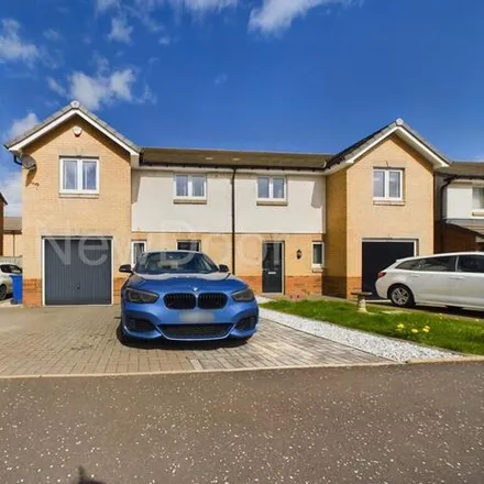 Buy this 3 bed duplex on Whitemoss Way in Bishopton, PA7 5DW