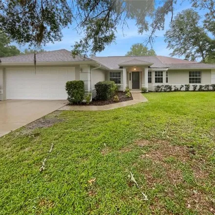 Buy this 3 bed house on 5842 Southeast 125th Place in Marion County, FL 34420