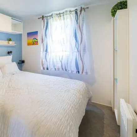 Rent this 2 bed house on Seignosse in Rue de l'Amiral Béranger, 40510 Seignosse