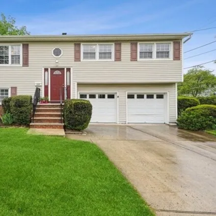 Buy this 3 bed house on 12 Gail Court in Springfield, NJ 07081