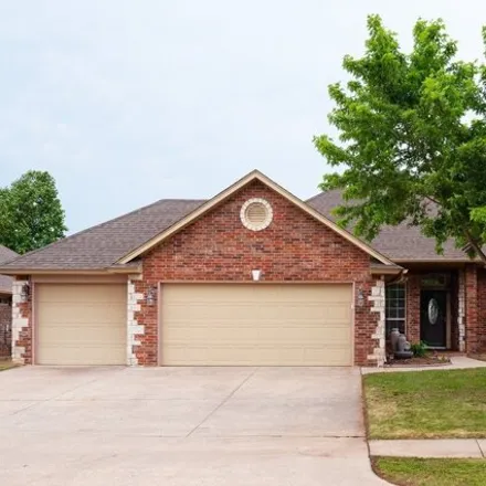 Buy this 3 bed house on 2159 South Lake Boulevard in Norman, OK 73071