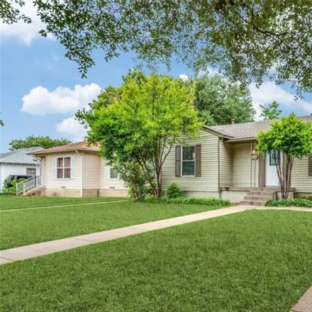 Buy this 3 bed house on 1802 Berkley Ave in Dallas, Texas