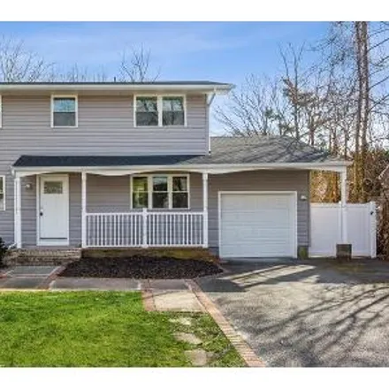 Buy this 4 bed house on 127 Bayview Avenue in Brookhaven, East Patchogue