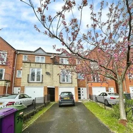 Rent this 3 bed townhouse on Willenhall Road in Bilston, WV1 2JW