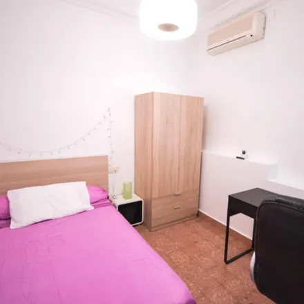 Rent this 6 bed room on Restaurante Casa Vonica in Carrer de la Conserva, 46023 Valencia
