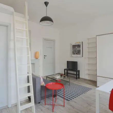 Rent this 1 bed apartment on Rue de l'Arbre Bénit - Gewijde-Boomstraat 97 in 1050 Ixelles - Elsene, Belgium