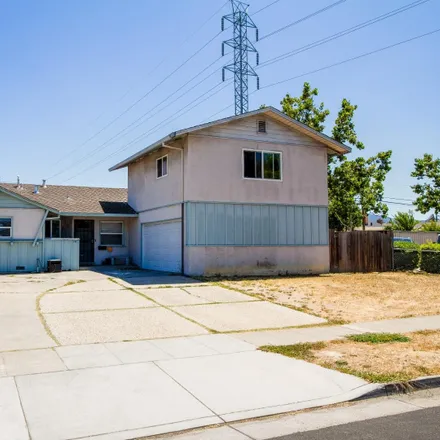 Buy this 4 bed house on 1758 Hillsdale Avenue in San Jose, CA 95124