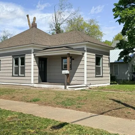 Buy this 2 bed house on 1315 Saint Helen's Street in Yakima, WA 98902