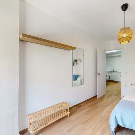 Rent this 5 bed room on Instituto valenciano de la sordera in Avinguda del Port, 46023 Valencia