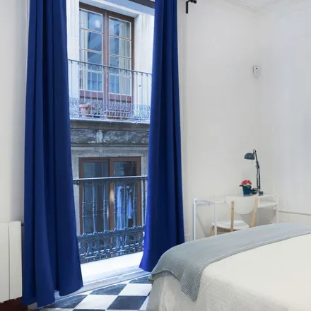 Image 2 - Carrer de les Heures, 10-4, 08002 Barcelona, Spain - Room for rent