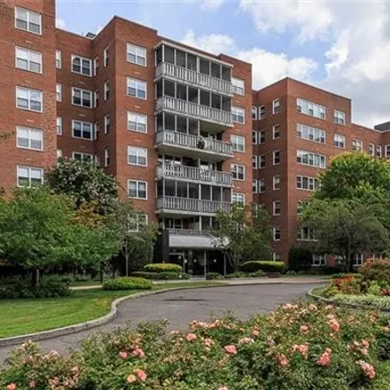 Buy this 1 bed condo on Via Forno in 2 Garth Road, Village of Scarsdale