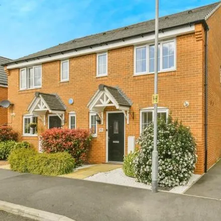 Buy this 3 bed duplex on Wren Close in Lower Stondon, SG16 6GD