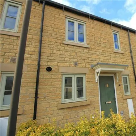 Rent this 2 bed townhouse on unnamed road in Cotswold District, GL56 9NW