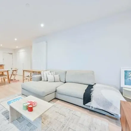 Buy this 2 bed apartment on James Cook House in Bonnet Street, London