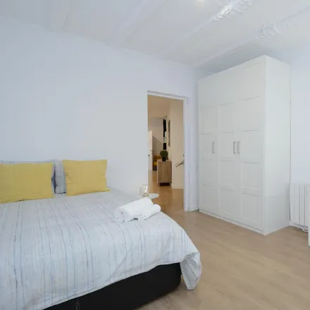 Rent this 3 bed room on Carrer de la Canuda in 11, 08002 Barcelona