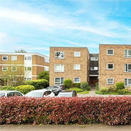 Rent this 2 bed apartment on Furzedown Court in Hatching Green, AL5 5PD