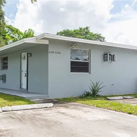 Buy this studio house on 6354 Washington Street in Hollywood, FL 33023