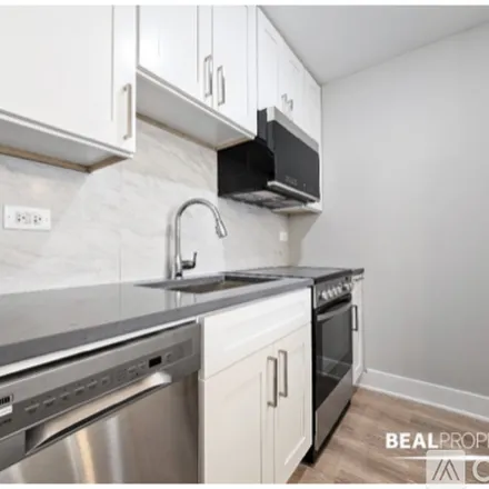 Image 2 - 428 W Belden Ave, Unit 24 - Apartment for rent