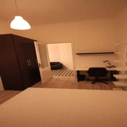 Rent this 5 bed room on Sondrio M3 in Viale Sondrio, 20124 Milan MI
