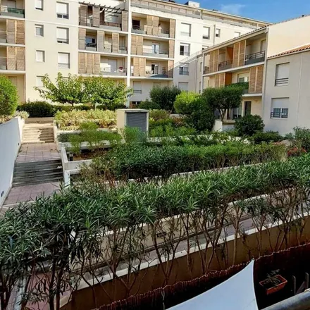 Rent this 3 bed apartment on Avenue Frédéric Mistral in 83500 La Seyne-sur-Mer, France