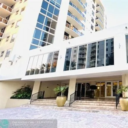 Buy this 1 bed condo on 263 South Lakeside Court in West Palm Beach, FL 33407