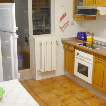 Rent this 4 bed apartment on Calle del Doce de Octubre in 47005 Valladolid, Spain