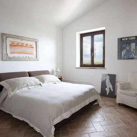 Rent this 6 bed house on 62022 Castelraimondo MC