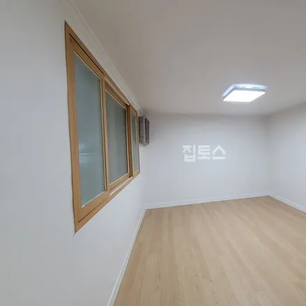 Rent this studio apartment on 서울특별시 강남구 개포동 1218-14