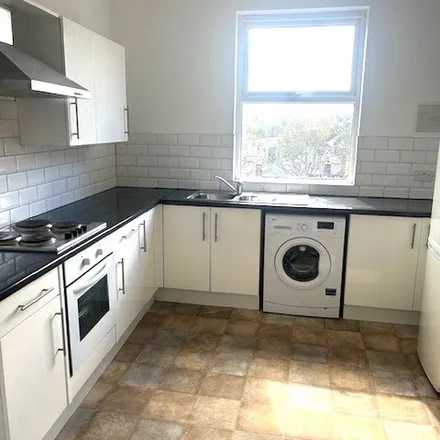 Image 2 - Emily Road, Sheffield, S7 1HH, United Kingdom - Townhouse for rent