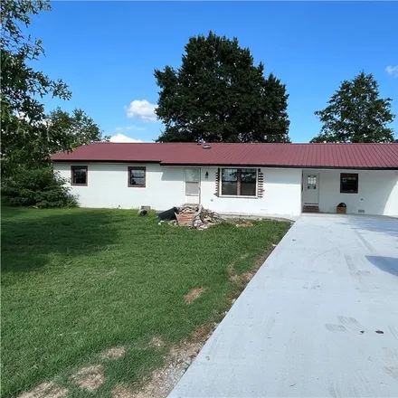 Buy this 3 bed house on 2032 Bussey Lane in Pea Ridge, AR 72751