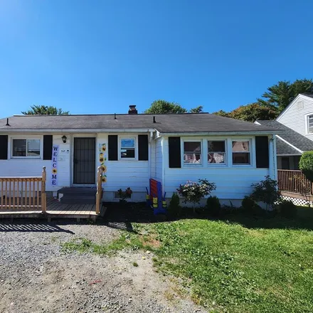 Buy this 3 bed house on 318 Mankin Avenue in Johnstown, Beckley