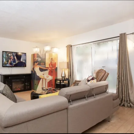 Image 2 - 7782 Norton Avenue, West Hollywood, CA 90046, USA - House for rent