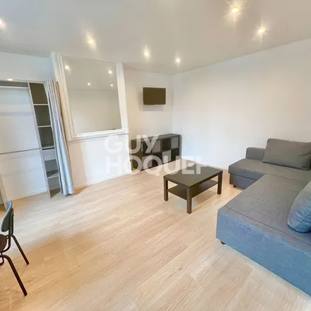 Rent this 1 bed apartment on Résidence pour étudiants Edgar Faure in 21 Rue Maximilien Robespierre, 91120 Palaiseau