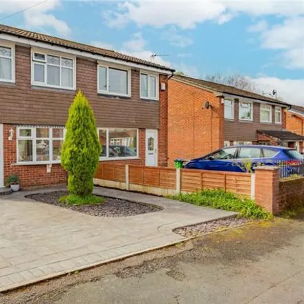 Buy this 3 bed duplex on Glenwood Drive in Middleton, M24 2TL
