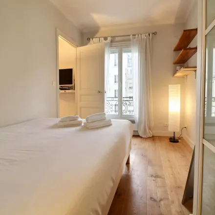 Image 3 - 3 Rue Rennequin, 75017 Paris, France - Apartment for rent