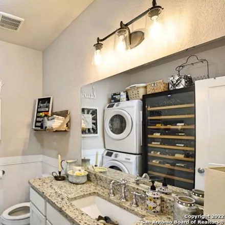 Image 4 - 1598 West San Antonio Street, Highland Park, New Braunfels, TX 78130, USA - Townhouse for sale