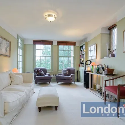 Rent this 2 bed apartment on Cavendish Avenue in Circus Road, London