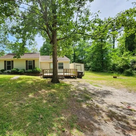 Rent this 3 bed house on 398 Majestic Lane in Walnut Creek, Onslow County