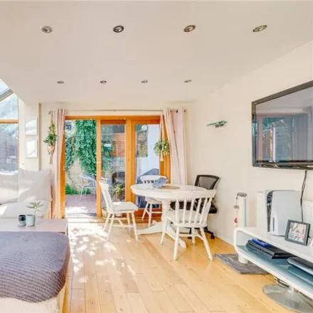 Image 2 - Burnthwaite Road, London, SW6 5BQ, United Kingdom - Townhouse for sale