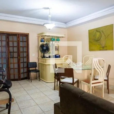 Rent this 4 bed house on Rua das Camélias 353 in Mirandópolis, São Paulo - SP