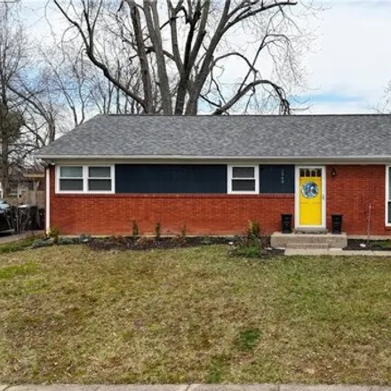 Image 2 - 1580 Cliftwood Drive, Clarksville, IN 47129, USA - House for sale
