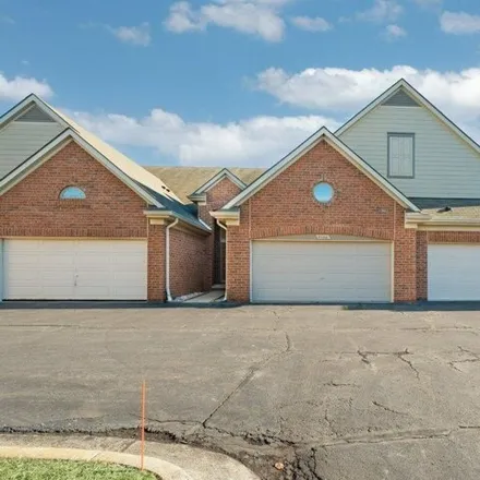 Buy this 2 bed condo on 50000 Samuel Court in Shelby Charter Township, MI 48317